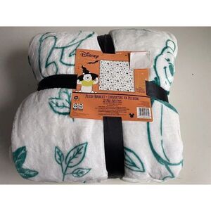 Disney Winnie The Pooh Halloween Fall White & Teal Leaves FULL QUEEN Blanket NEW